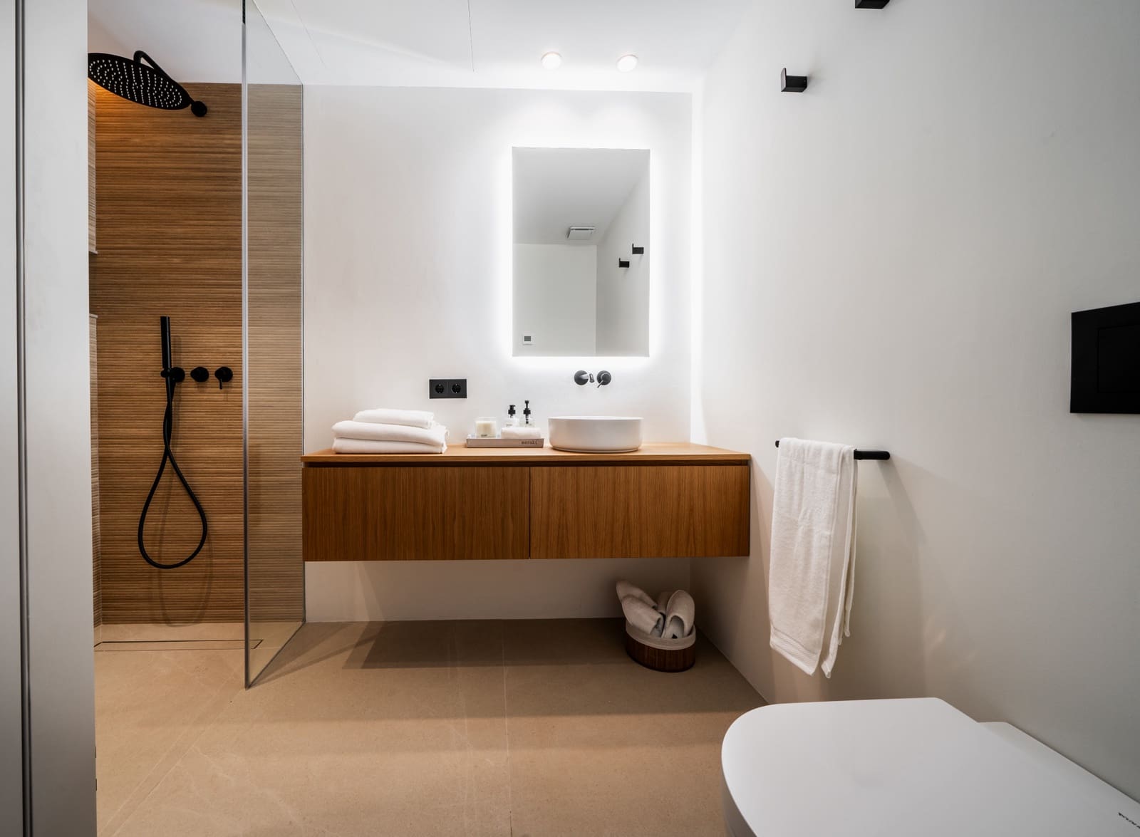 3 sypialnia Apartament na sprzedaż w Marbella z basenem garażem - 995 000 € (Ref: 9679694)