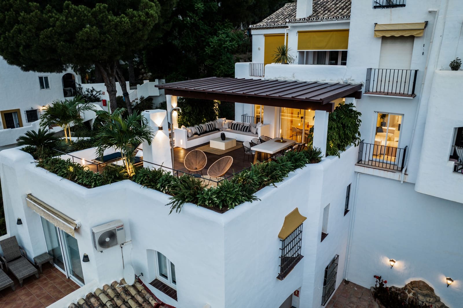 3 sypialnia Apartament na sprzedaż w Marbella z basenem garażem - 995 000 € (Ref: 9679694)