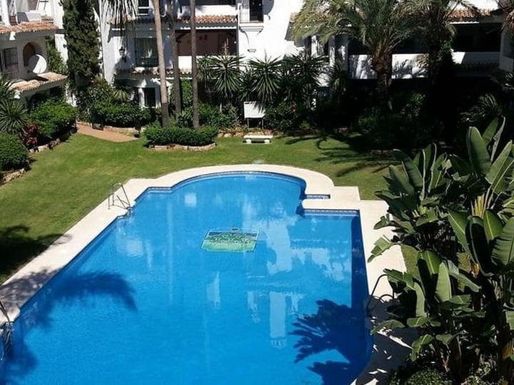 3 soverom Leilighet til salgs i Nueva Andalucia med svømmebasseng garasje - € 339 000 (Ref: 9725160)