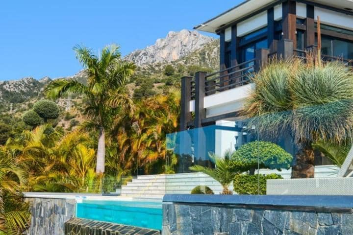 8 Zimmer Villa zu verkaufen in Marbella mit Pool Garage - 5.900.000 € (Ref: 9725163)