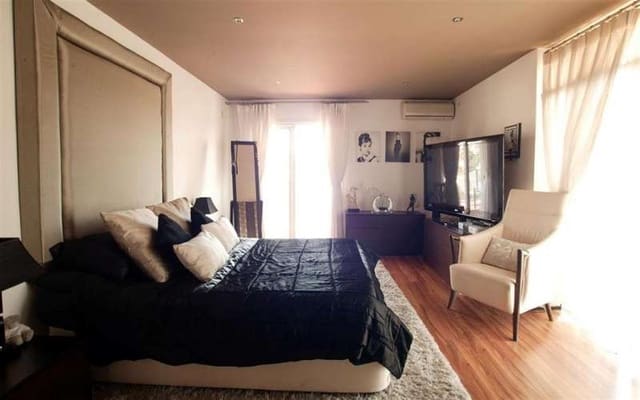 4 chambre Villa/Maison à vendre à Marbella avec piscine garage - 995 000 € (Ref: 9725174)