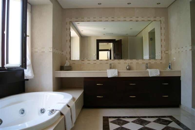 Chalet de 7 habitaciones en Marbella en venta con piscina garaje - 3.295.000 € (Ref: 9725175)