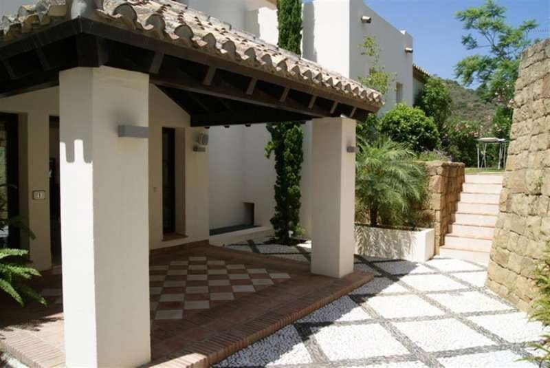 Chalet de 7 habitaciones en Marbella en venta con piscina garaje - 3.295.000 € (Ref: 9725175)
