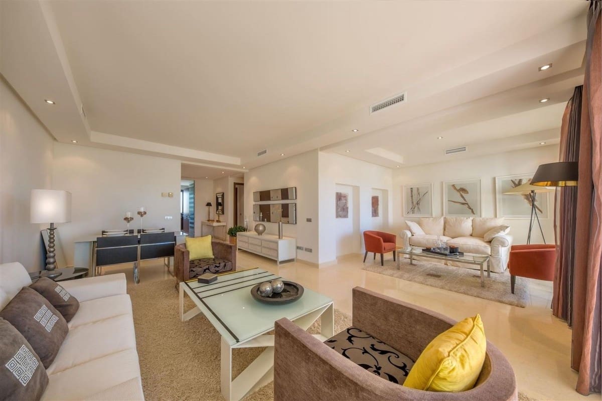 Apartamento de 2 habitaciones en Benahavís en venta con piscina garaje - 350.000 € (Ref: 9725180)