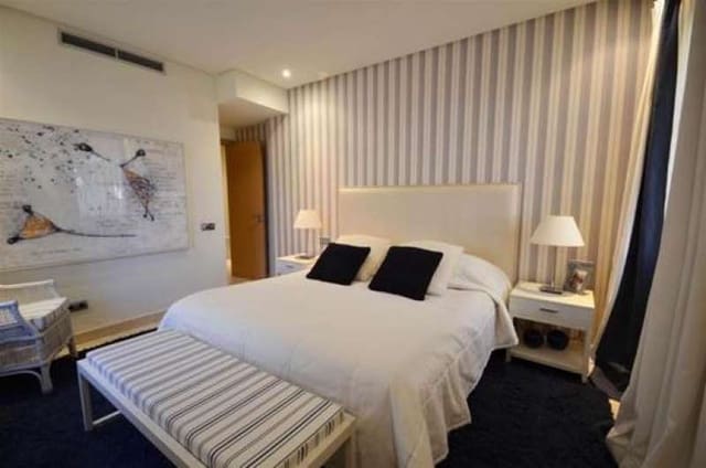 3 makuuhuone Huoneisto myytävänä paikassa Golden Mile, Marbella mukana uima-altaan - 799 000 € (Ref: 9725187)