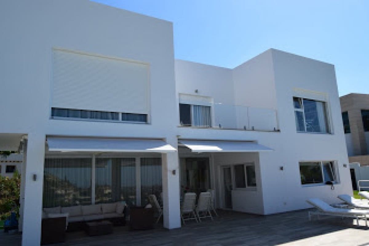 4 soveværelse Villa til salg i Marbella med swimmingpool - € 1.925.000 (Ref: 9725188)