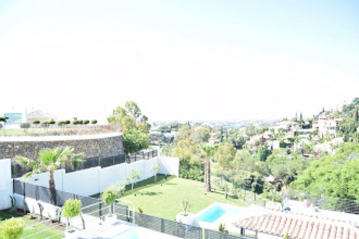 4 soveværelse Villa til salg i Marbella med swimmingpool - € 1.925.000 (Ref: 9725188)