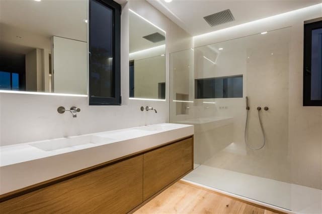 5 Zimmer Villa zu verkaufen in Mijas Costa, Mijas mit Pool Garage - 2.550.000 € (Ref: 9725193)