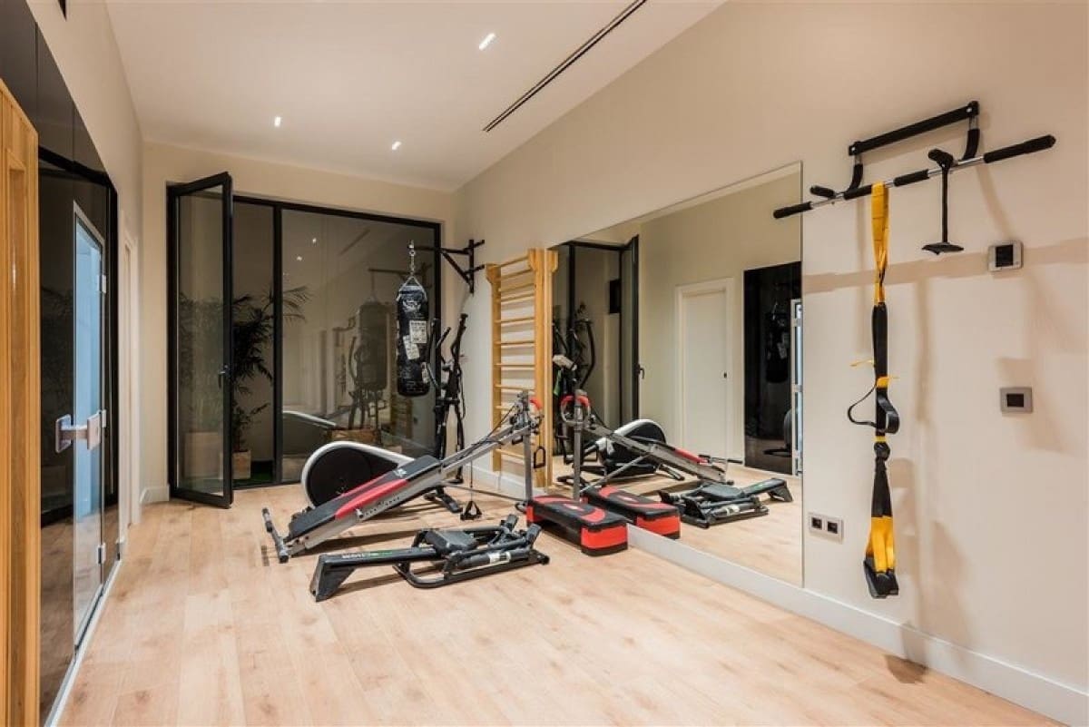 5 Zimmer Villa zu verkaufen in Mijas Costa mit Pool Garage - 2.550.000 € (Ref: 9725193)