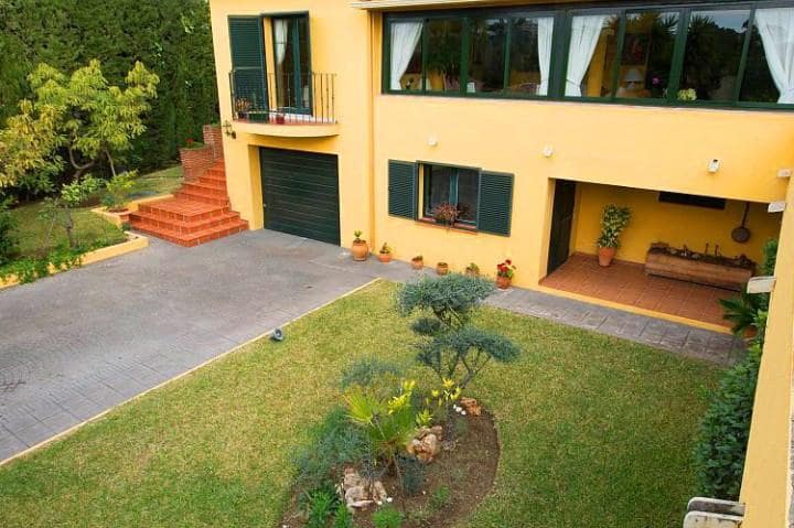 3 soveværelse Villa til salg i Marbella med swimmingpool - € 775.000 (Ref: 9725196)