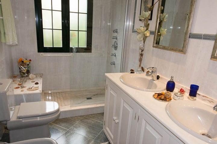 3 soveværelse Villa til salg i Marbella med swimmingpool - € 775.000 (Ref: 9725196)