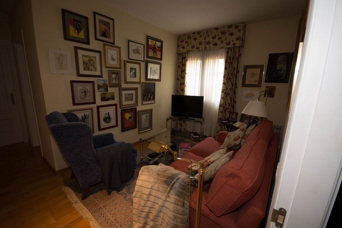 3 soveværelse Villa til salg i Marbella med swimmingpool - € 775.000 (Ref: 9725196)