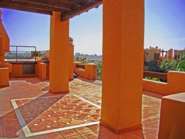 3 slaapkamer Penthouse te koop in Marbella met zwembad garage - € 1.200.000 (Ref: 9725198)