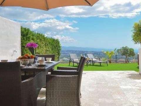 3 soveværelse Byhus til salg i Marbella med swimmingpool garage - € 699.000 (Ref: 9725200)