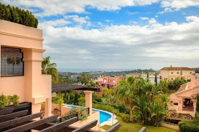 3 chambre Appartement à vendre à Marbella avec piscine garage - 695 000 € (Ref: 9725209)