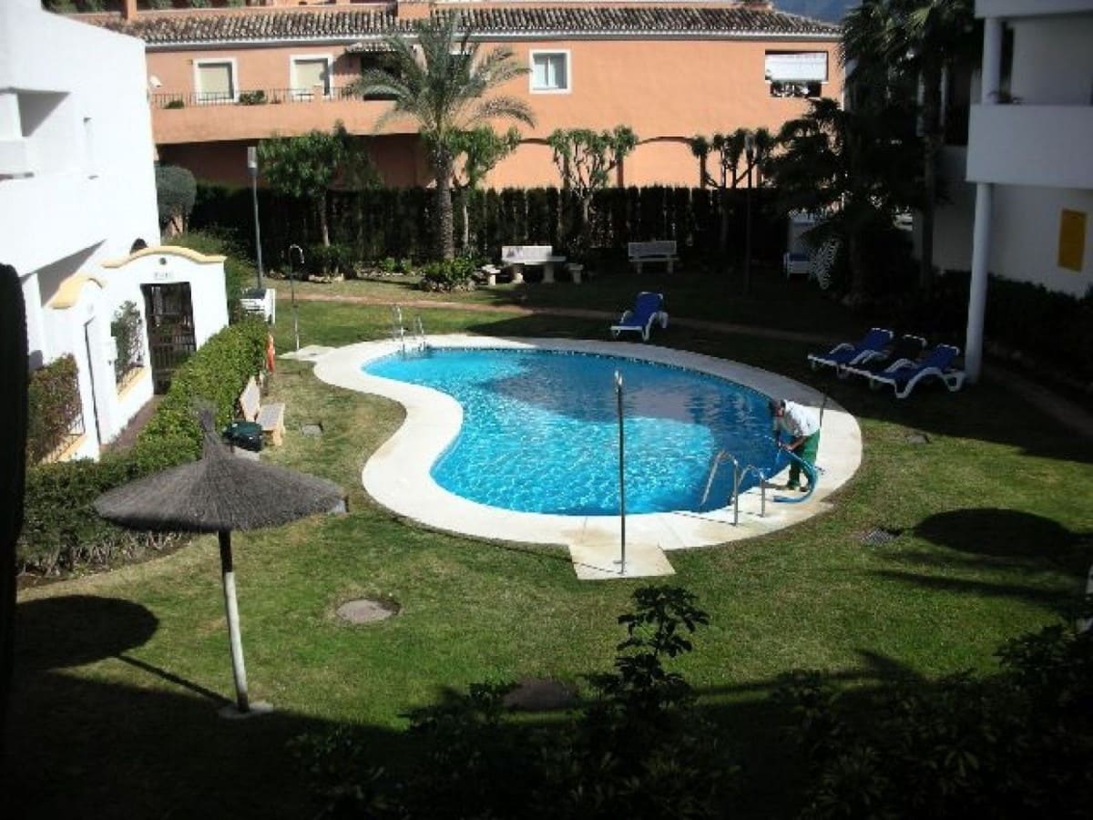 2 sovrum Lägenhet till salu i Marbella med pool garage - 319 000 € (Ref: 9725210)