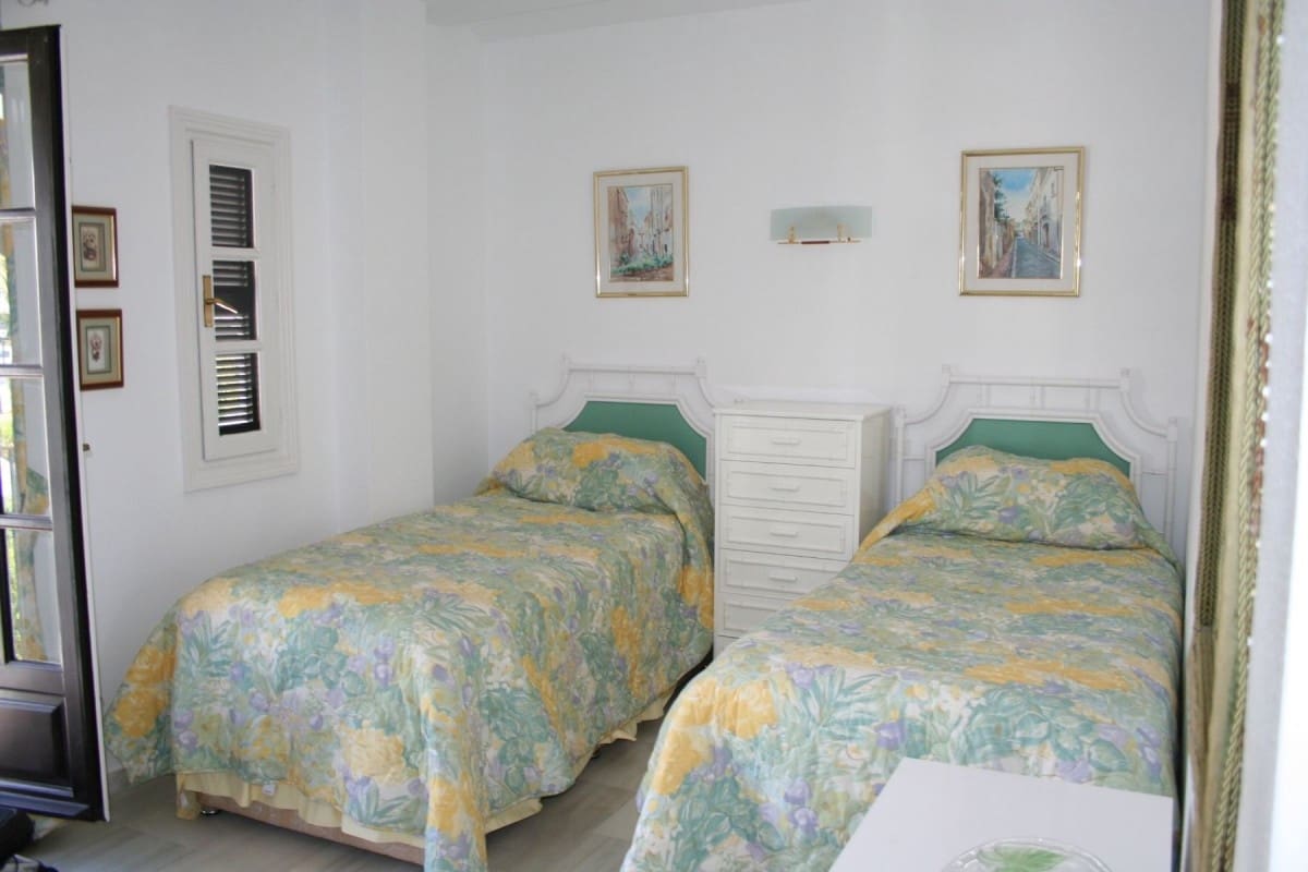 Ático de 2 habitaciones en Marbella en venta con piscina - 650.000 € (Ref: 9725216)