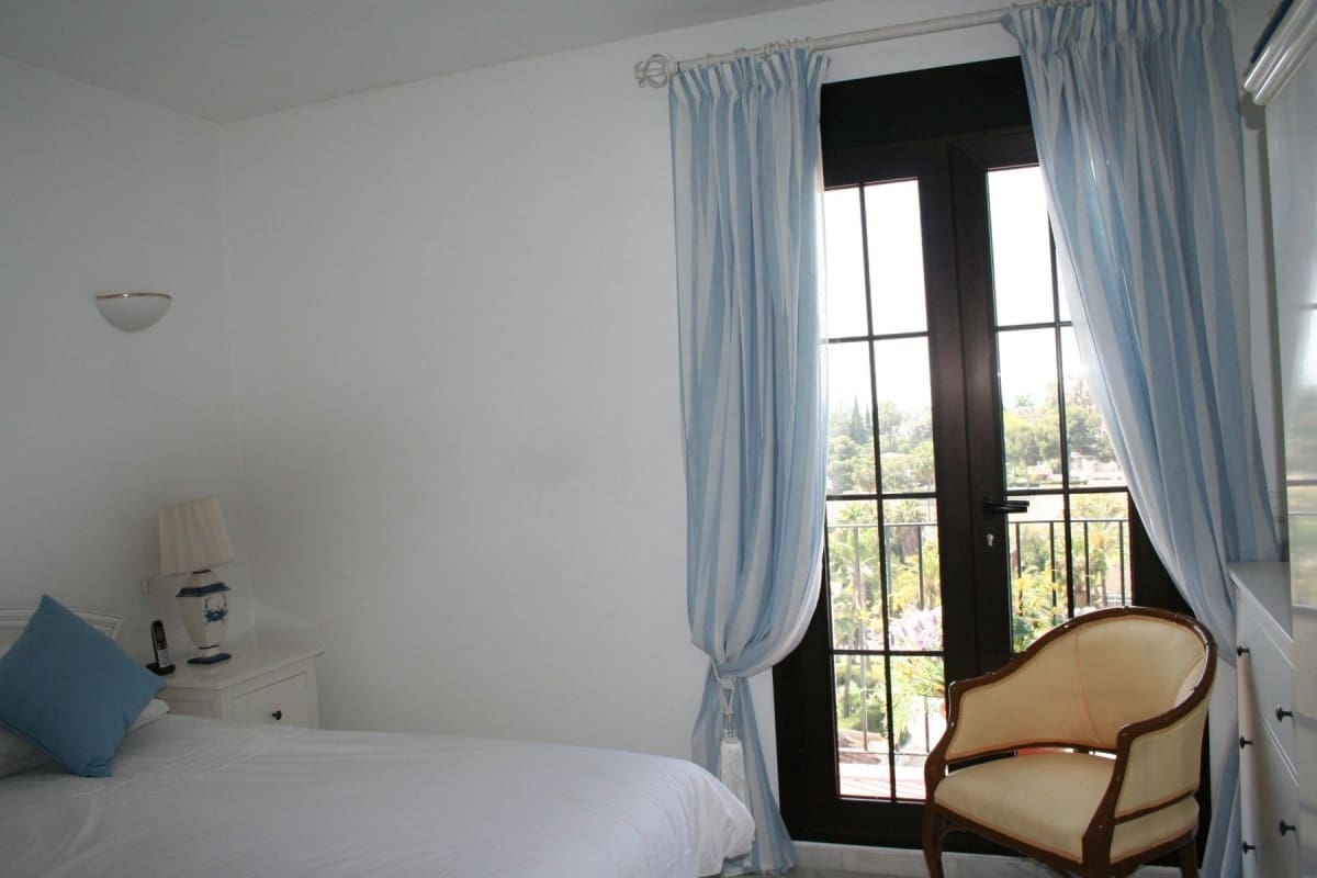 Ático de 2 habitaciones en Marbella en venta con piscina - 650.000 € (Ref: 9725216)