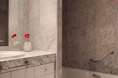 3 Zimmer Apartment zu verkaufen in Puerto Banus mit Pool Garage - 1.375.000 € (Ref: 9725233)