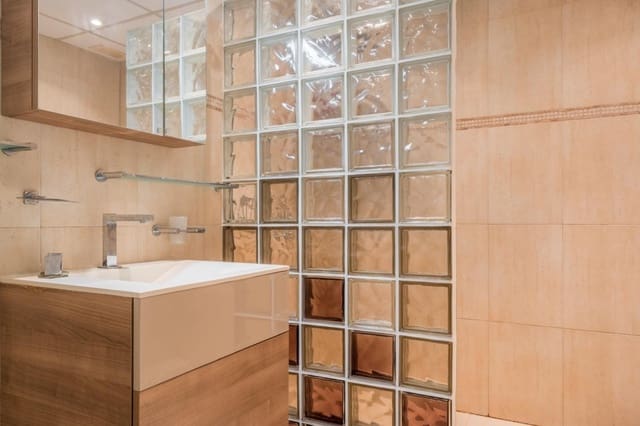 2 soveværelse Lejlighed til salg i Marbella med swimmingpool - € 450.000 (Ref: 9725234)