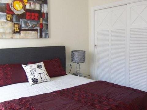 Apartamento de 2 habitaciones en Puerto Banus en venta con piscina - 605.000 € (Ref: 9725236)