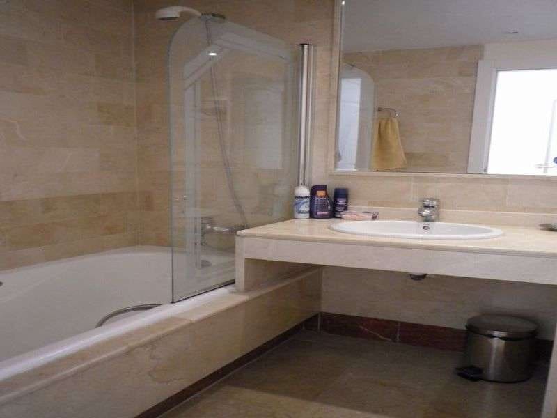 Apartamento de 2 habitaciones en Golden Mile en venta con piscina - 347.500 € (Ref: 9725243)