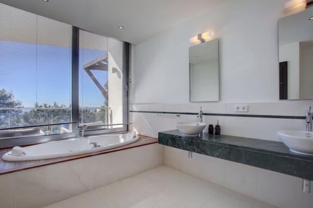 Casa de 4 habitaciones en Marbella en venta con piscina garaje - 2.200.000 € (Ref: 9725286)