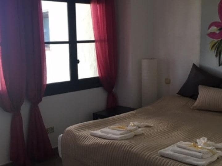 3 sypialnia Penthouse na sprzedaż w Marbella z basenem - 339 000 € (Ref: 9725291)