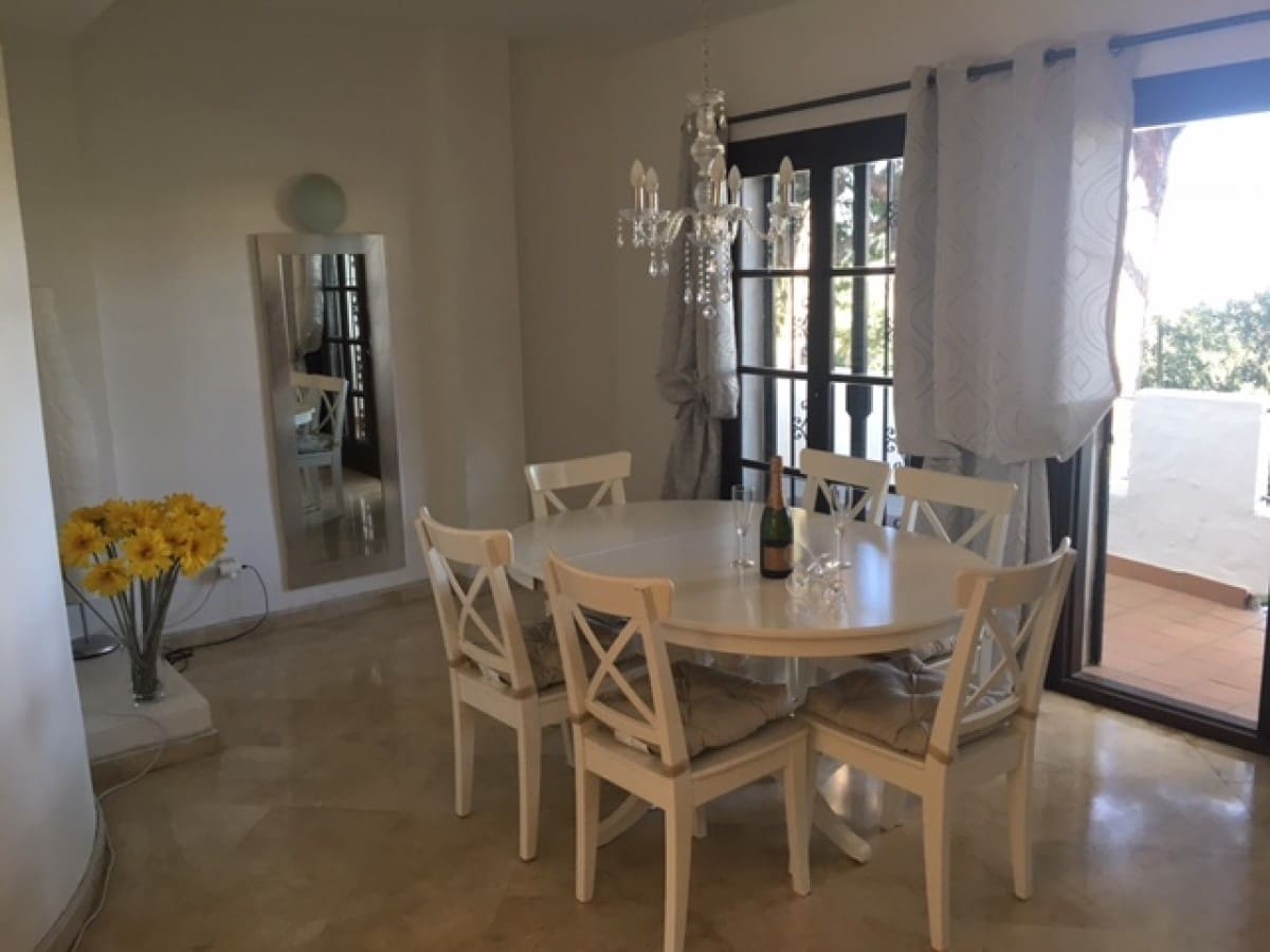 3 sypialnia Penthouse na sprzedaż w Marbella z basenem - 339 000 € (Ref: 9725291)