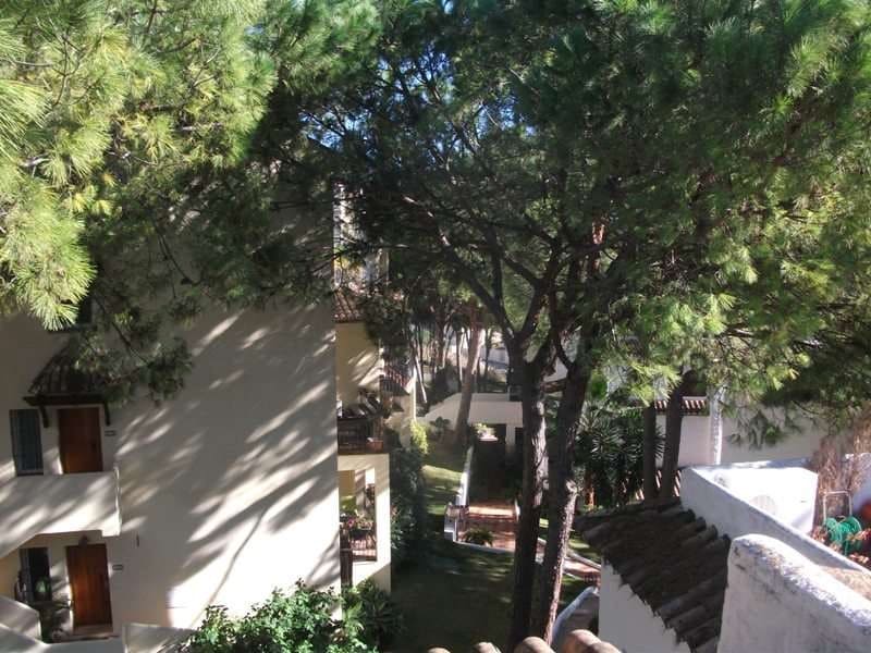 3 sypialnia Penthouse na sprzedaż w Marbella z basenem - 339 000 € (Ref: 9725291)