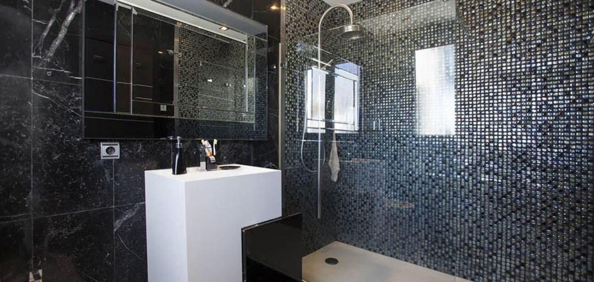 5 Zimmer Villa zu verkaufen in Marbella mit Pool Garage - 2.495.000 € (Ref: 9725292)