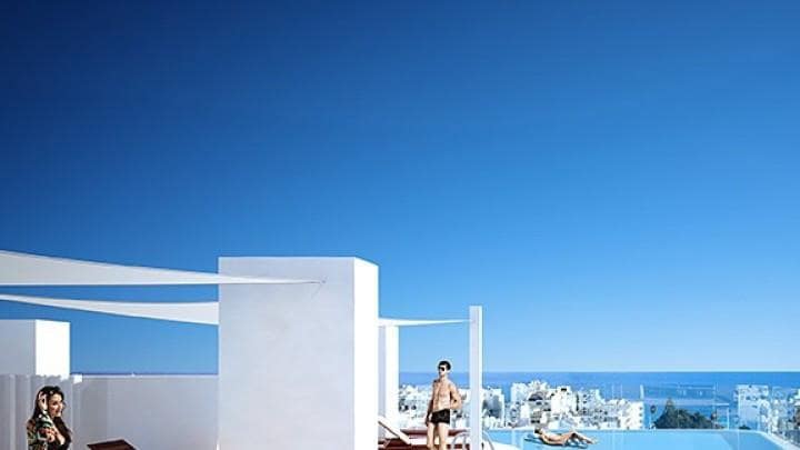 2 bedroom Apartment for sale in Estepona with pool garage - € 350,950 (Ref: 9725293)