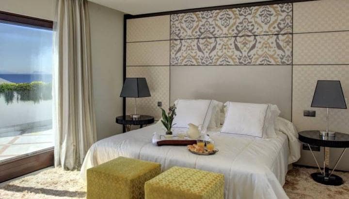 2 slaapkamer Appartement te koop in Estepona met zwembad garage - € 900.000 (Ref: 9725296)