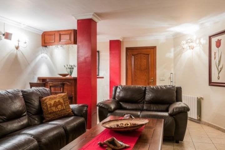 4 chambre Villa/Maison à vendre à Marbella avec piscine garage - 1 195 000 € (Ref: 9725305)