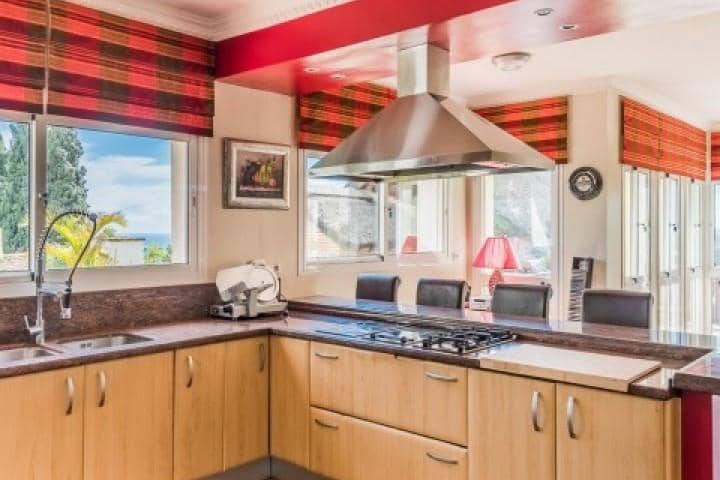 4 chambre Villa/Maison à vendre à Marbella avec piscine garage - 1 195 000 € (Ref: 9725305)