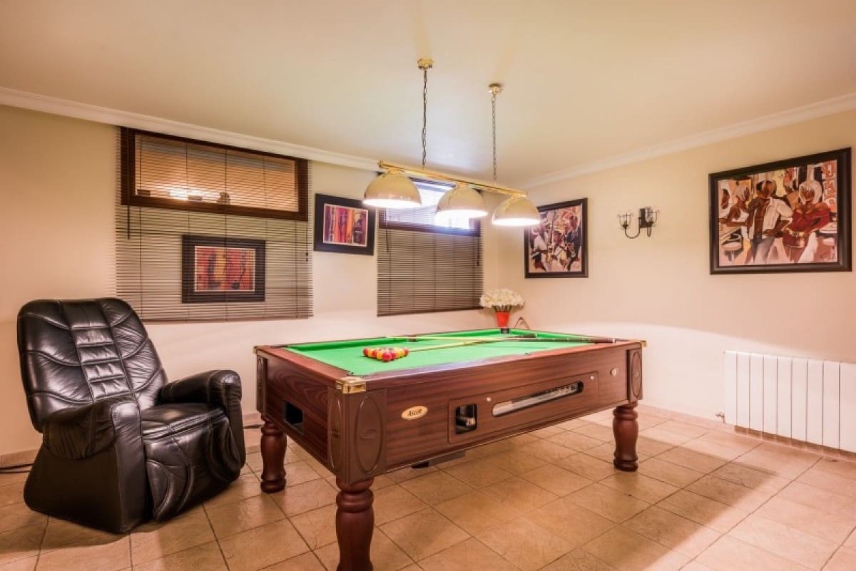 4 chambre Villa/Maison à vendre à Marbella avec piscine garage - 1 195 000 € (Ref: 9725305)