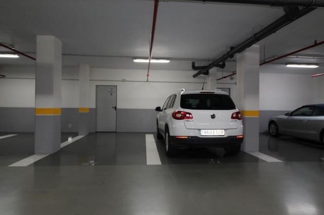 2 makuuhuone Huoneisto myytävänä paikassa Puerto Banus, Marbella mukana uima-altaan 
autotalli - 1 790 000 € (Ref: 9725310)