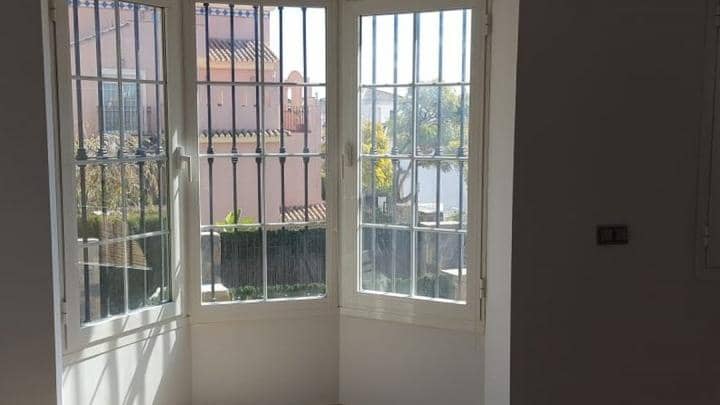 5 sovrum Villa till salu i Marbella med pool garage - 1 490 000 € (Ref: 9725328)