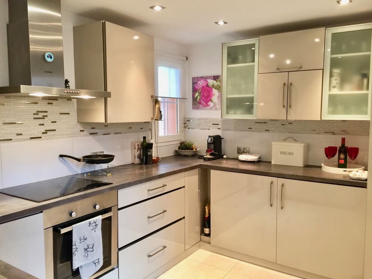 4 bedroom Apartment for sale in Marbella with pool - € 475,000 (Ref: 9725329)