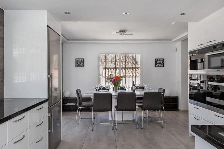 5 quarto Moradia para venda em Marbella com piscina garagem - 999 000 € (Ref: 9725341)