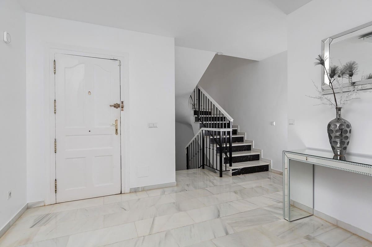 5 quarto Moradia para venda em Marbella com piscina garagem - 999 000 € (Ref: 9725341)