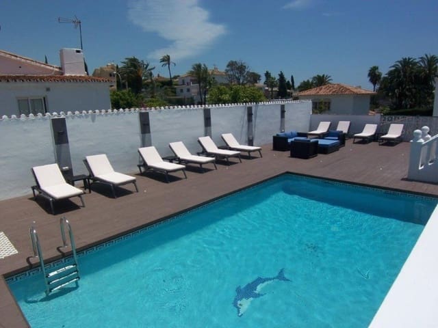 5 quarto Moradia para venda em Marbella com piscina garagem - 999 000 € (Ref: 9725341)