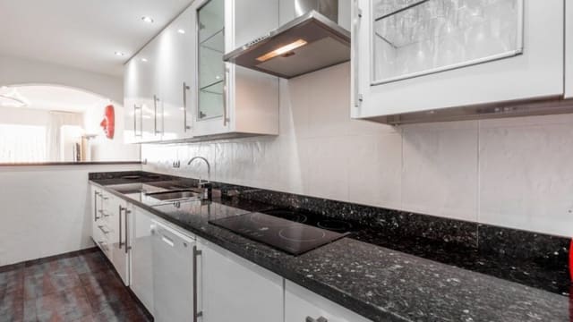 2 slaapkamer Appartement te koop in Marbella met zwembad - € 555.000 (Ref: 9725344)