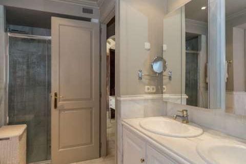 5 slaapkamer Villa te koop in Marbella met zwembad garage - € 2.650.000 (Ref: 9725345)