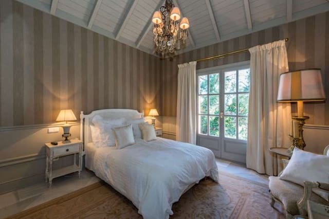 5 slaapkamer Villa te koop in Marbella met zwembad garage - € 2.650.000 (Ref: 9725345)