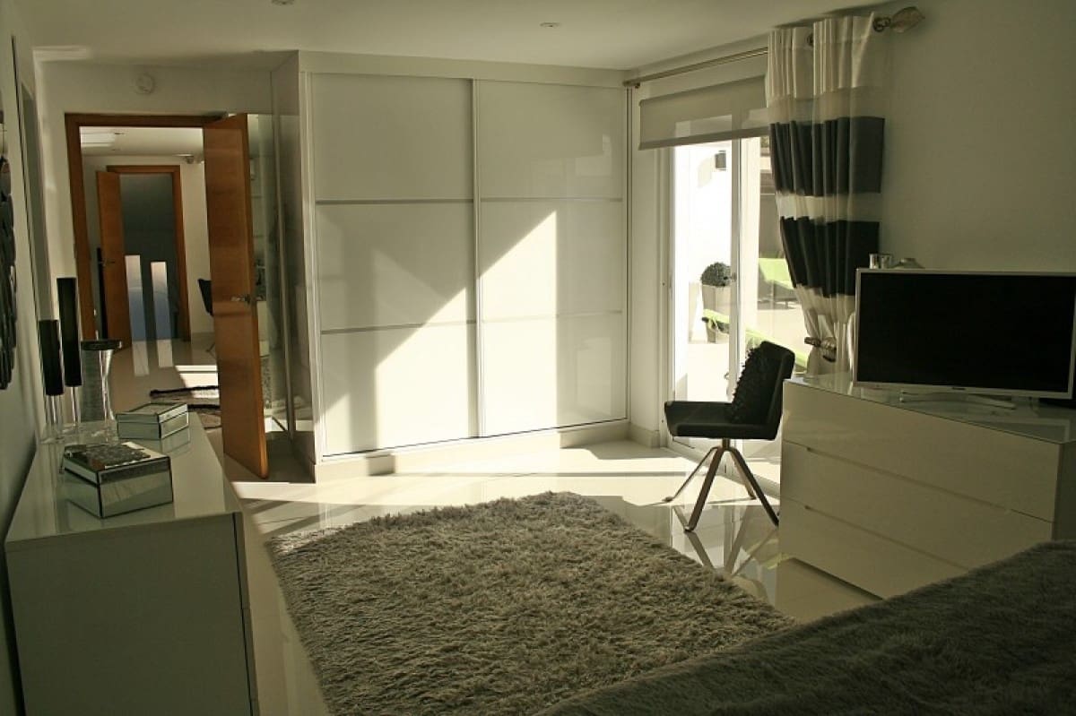 4 soveværelse Villa til salg i Marbella med swimmingpool garage - € 1.295.000 (Ref: 9725347)