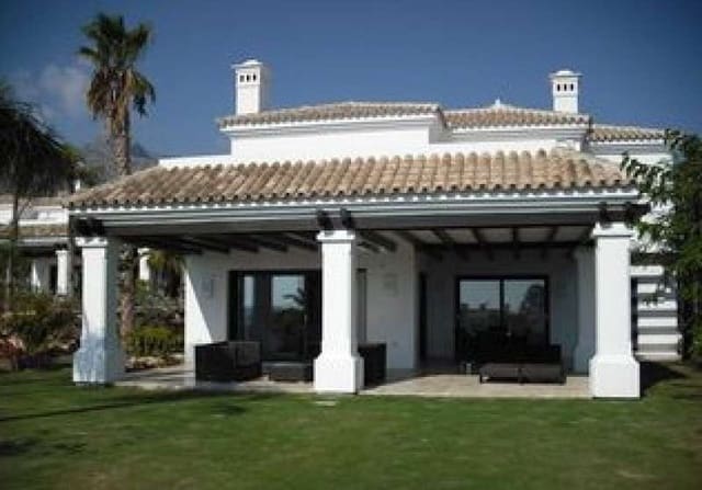 5 Zimmer Villa zu verkaufen in Marbella mit Pool Garage - 1.950.000 € (Ref: 9725350)