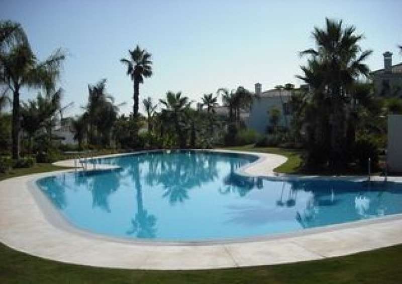 5 Zimmer Villa zu verkaufen in Marbella mit Pool Garage - 1.950.000 € (Ref: 9725350)