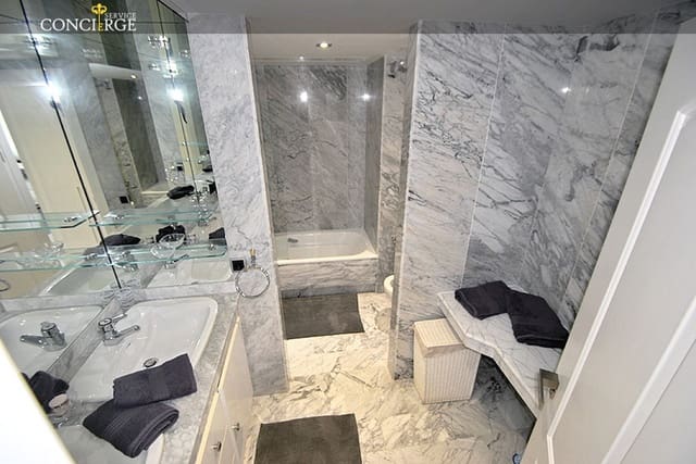 3 sovrum Lägenhet till salu i Puerto Banus, Marbella med pool garage - 1 250 000 € (Ref: 9725359)