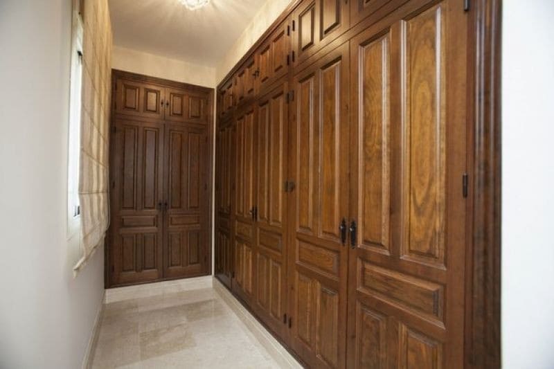 4 soverom Villa til salgs i Marbella med svømmebasseng garasje - € 849 000 (Ref: 9725366)